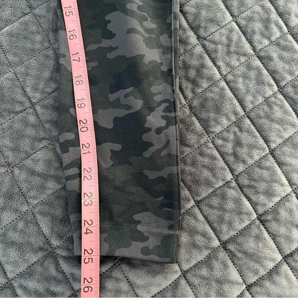 Spanx Leggings Women Large look at me now Camouflage Gray Black slimming  B28 - Picture 10 of 10